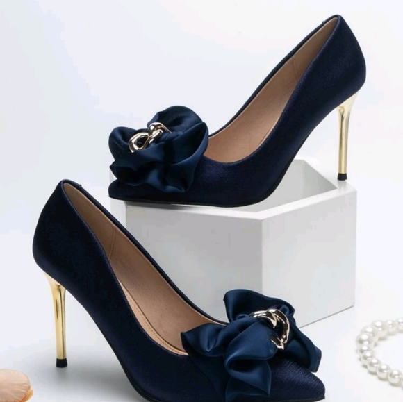 Shoes - Picture 3 of 3